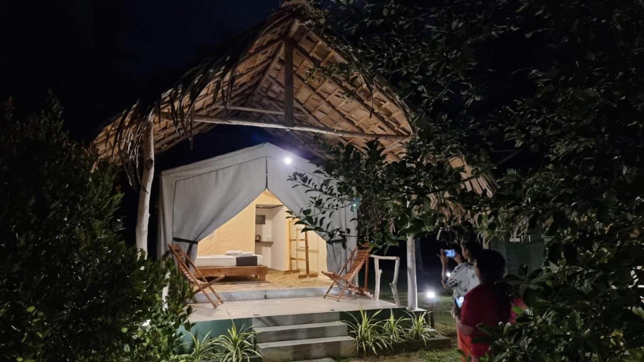 Jungle View River Camping Udawalawe Ngoại thất bức ảnh